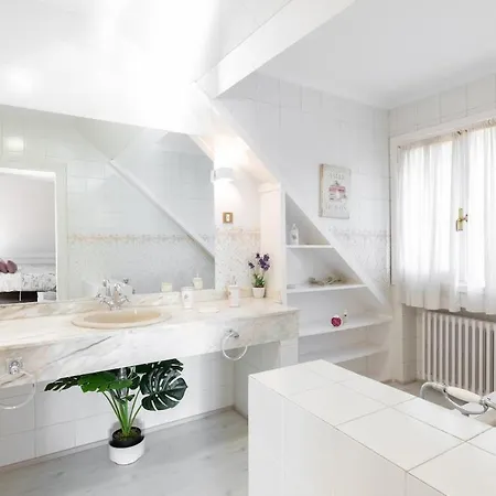 Apartment Stylish With A Pool