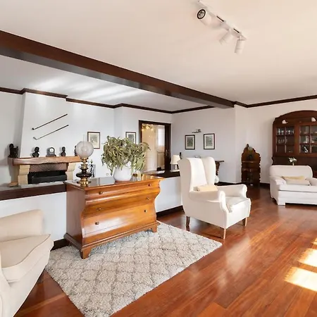 Apartment Stylish With A Pool