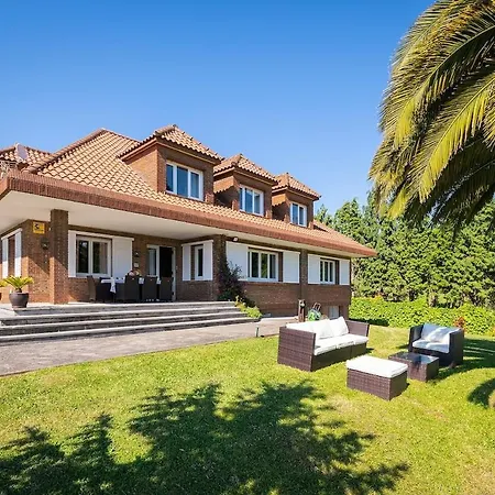 Apartment Stylish With A Pool Gijon